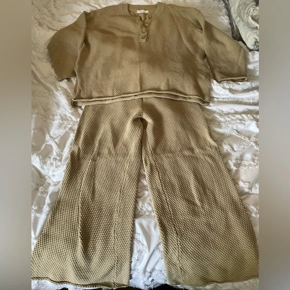 Mod ref Textured Knit Set - Picture 1 of 2